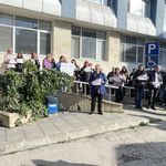 Служители на НОИ в Добрич настояват за нормална работна среда и 20% ръст на заплатите (ВИДЕО)