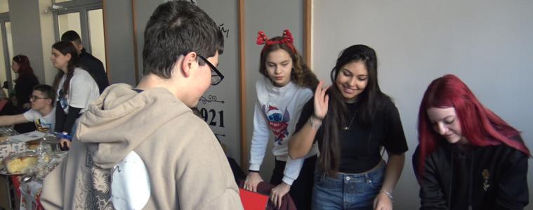 2567 лв. са събраните средства от благотворителния коледен базар на ПМГ "Иван Вазов" - Добрич