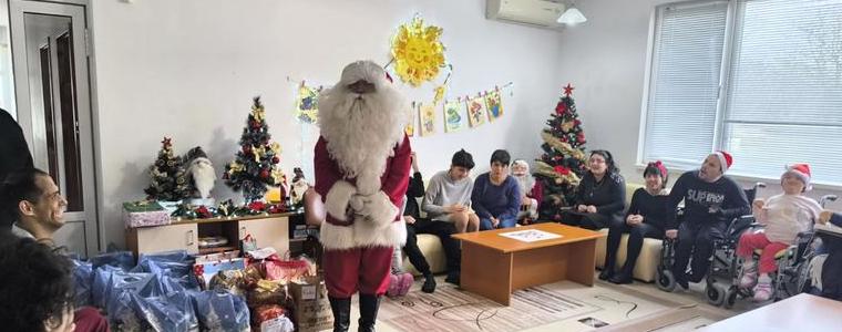 Дамите от Inner Wheel клуб Добрич с празнични посещения в социални центрове