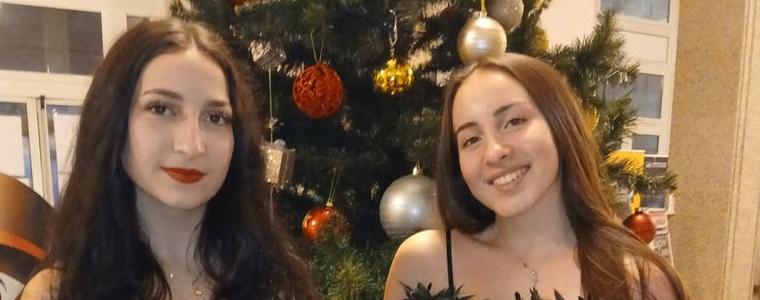 Две певици от вокално студио „Палитра“ - сред финалистите на националния конкурс "Коледна звезда"