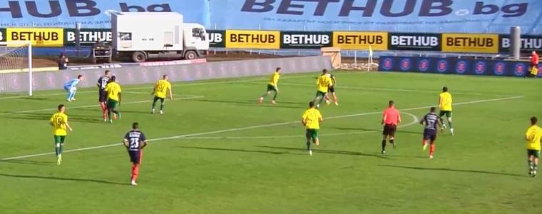 ФУТБОЛ: Добруджа не успя да спре шампиона на България
