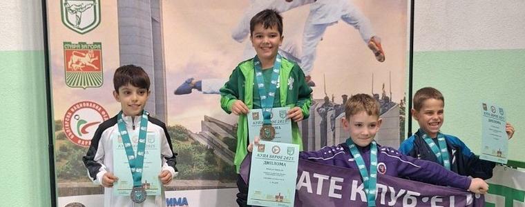 КАРАТЕ: Състезателят на „Самурай“ Христомир Бабенов спечели 11-и златен медал през годината