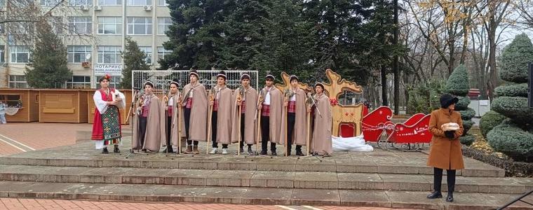 Коледарски благослов  огласи площада в Генерал Тошево