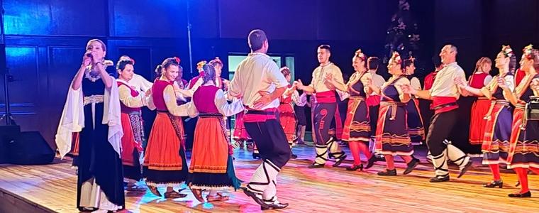 Коледен концерт с благотворителна кауза в Добрич (СНИМКИ)