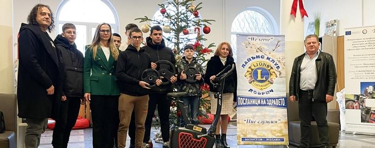 Лайънс клуб Добрич награди ПГАС – Добрич с велоергометър