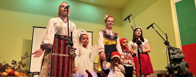 Ловчанци посрещна Коледа с музика, танци и светлини (СНИМКИ)