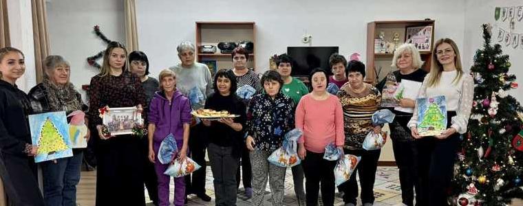 НЧ „Светлина-1940“ – с. Ловчанци с коледно посещение в Защитени жилища – Добрич