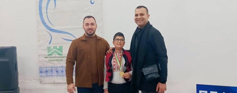 Николай Петров от Добрич с първо място от националния фестивал „Никулденско веселие“