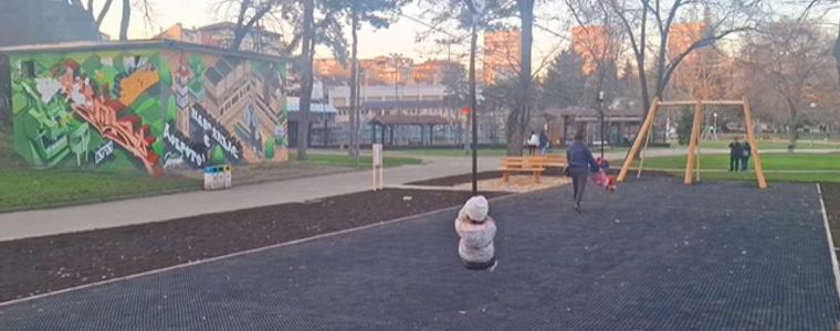 Нов въжен тролей радва децата в градския парк на Добрич