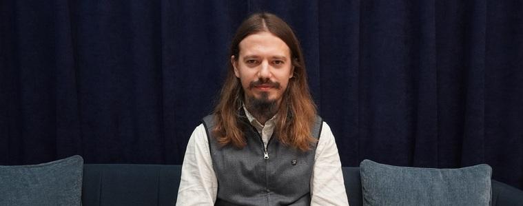 От семейната аптека до сцената – историята на Иван Димитров (ВИДЕО)