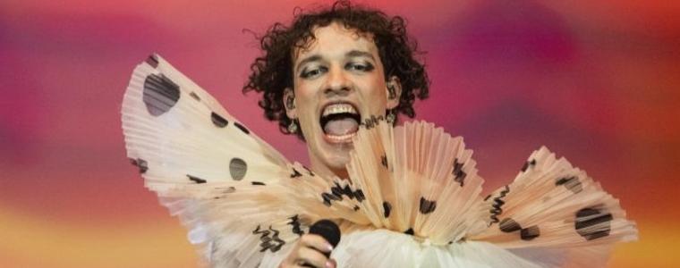 Победителят в "Евровизия" Немо връща трофея, протестира срещу Израел