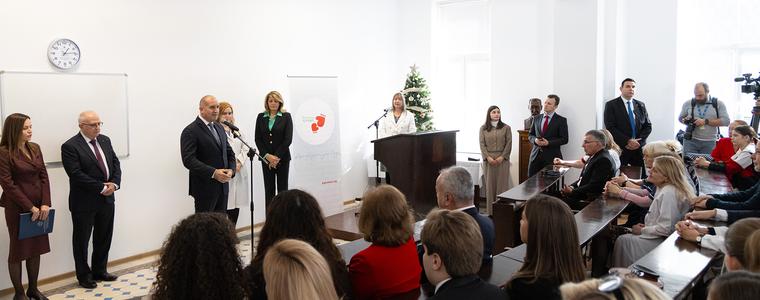 Президентът обяви началото на "Българската Коледа" в Александровска болница