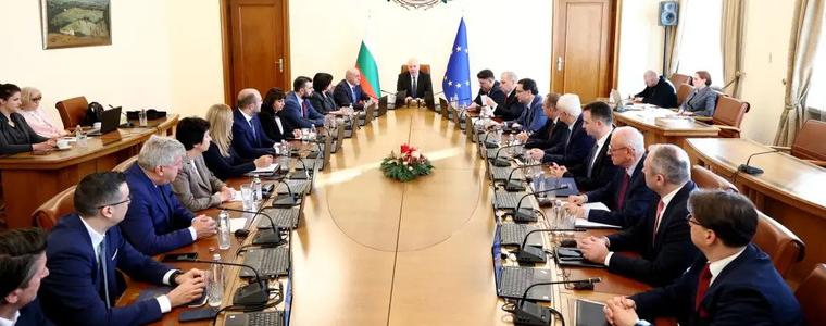 Росен Желязков: През 2025 година правителството работеше като програмно