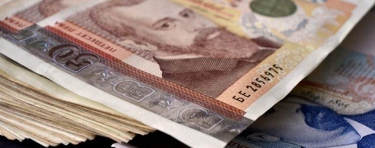 Средната заплата у нас през третото тримесечие е 2549 лв.