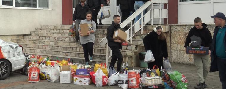 СУ „П. Р. Славейков“ отново се включи с голямо дарение в кампанията „Споделен хляб“ (ВИДЕО)