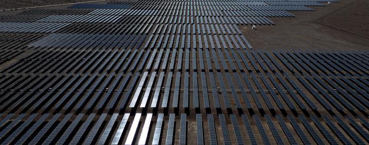 Съпротивлението на Тръмп срещу чистата енергия: десетки проекти са замразени