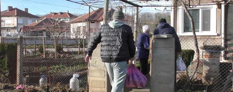 Увеличават се и дарителите, и потребителите на „Благотворителната Коледа“ в Генерал Тошево (ВИДЕО)