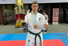 КИОКУШИН: Стефан Калчев от „Сейкен“ с бронзов медал от Световното в Саудитска Арабия (ВИДЕО)