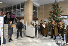 Коледари наричаха за здраве и благоденствие в Областна администрация