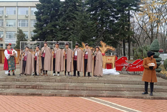 Коледарски благослов  огласи площада в Генерал Тошево