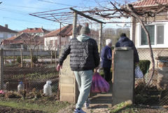Увеличават се и дарителите, и потребителите на „Благотворителната Коледа“ в Генерал Тошево (ВИДЕО)