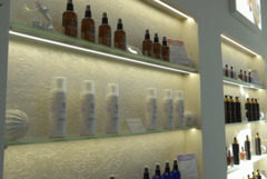 В Добрич отвари врати магазин „Латифолия“- резултат от 4-годишен труд насочен към грижа за кожата (ВИДЕО)