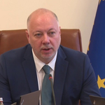 Без изказване на министър-председателя в оставка Росен Желязков започна заседанието на правителството