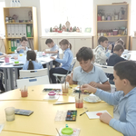 Коледни работилници в галерията в Добрич събират ентусиазирани ученици (АУДИО)