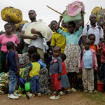 Мирът на Тръмп в Конго се разпадна пред очите му още преди той да е разбрал