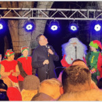 Официално грейна коледната елха в центъра на Добрич (ВИДЕО)