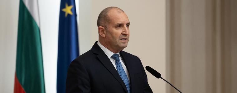 Буря на страницата ни във Фейсбук: мнозинство „за“ Радев, но с условие – „какъв проект?“