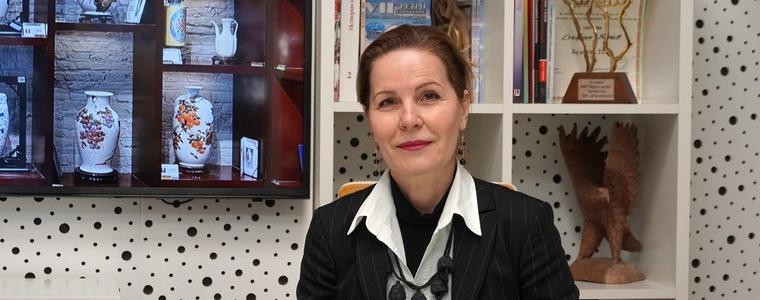 Художничка от Добрич твори три месеца в "порцелановата столица" на Китай (ВИДЕО)