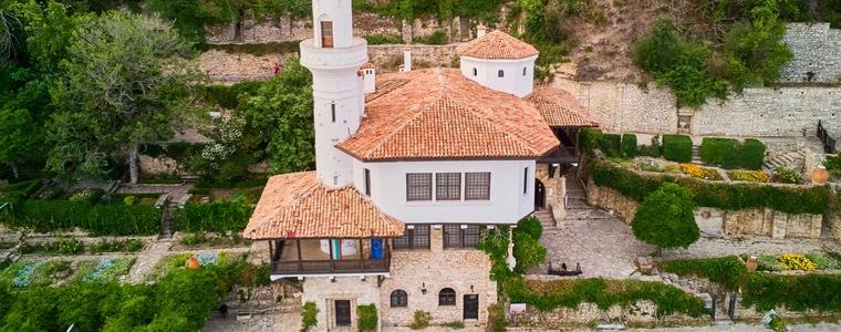 „Карнавали – Италия“ превръща „Двореца“ в сцена на Венеция