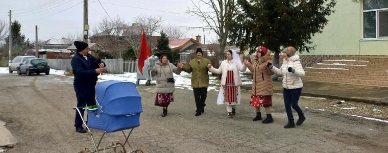 Много настроение на Бабинден в село Златия (СНИМКИ)