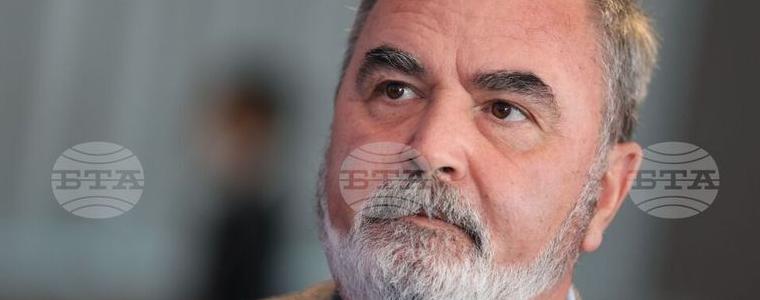 Пикът на грипа ще бъде до края на януари, каза главният здравен инспектор доц. Ангел Кунчев