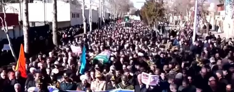 Протестите в Иран не стихват