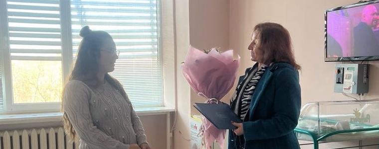 Първото бебе на Добрич с дарове от Общината