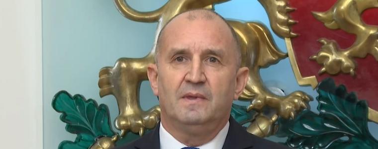 Румен Радев се оттегля от президентския пост