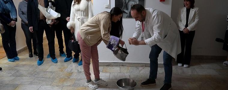 С ритуал в МБАЛ – Добрич отбелязаха Деня на родилната помощ (ВИДЕО)