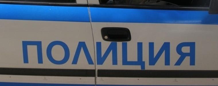 Шофьор без книжка опита да избяга от полицията, изоставяйки колата си на булевард в Добрич