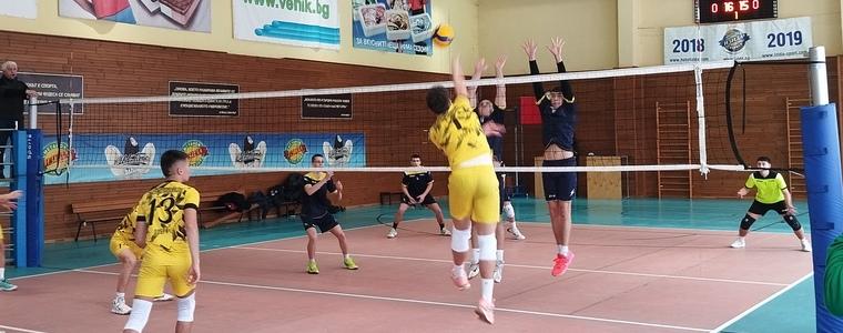 УЧЕНИЧЕСКИ ИГРИ: Ясни са победителите по волейбол при юношите (VIII-X клас)