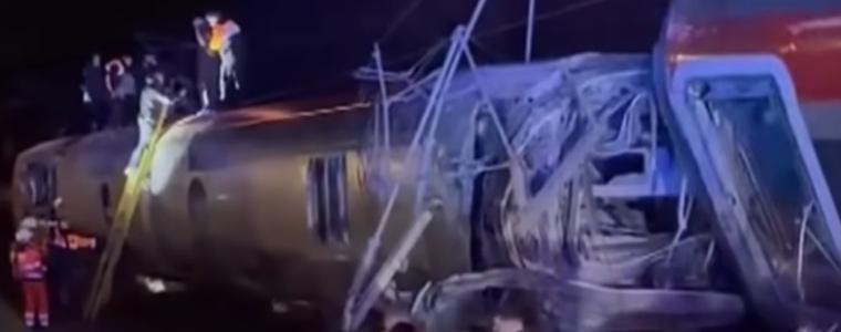 Влакова катастрофа в Испания: Загинали са поне 21 души, ранените са около 100