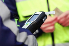 Хванаха 49-годишен мъж да шофира с 2,68 промила по булевард в Добрич