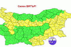 Жълт код за силен вятър и потенциално опасно време е в сила за област Добрич