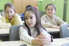 Първокласничка от Каварна прочете 104 книги само за половин година (ВИДЕО)