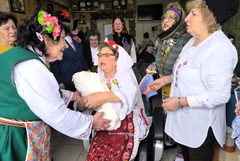 Пъстър Бабинден в Каварна (СНИМКИ)