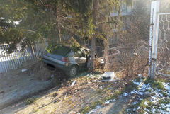 Шофьор без книжка катастрофира след полицейско преследване в Кранево