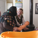 Много шеги и добро настроение на Бабинден в Рилци (ВИДЕО)