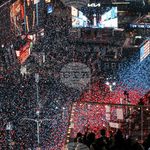 Ню Йорк посрещна 2026 г. с емблематичното пускане на топката в Таймс Скуеър