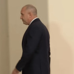 Оставката на президента Румен Радев е внесена в Конституционния съд